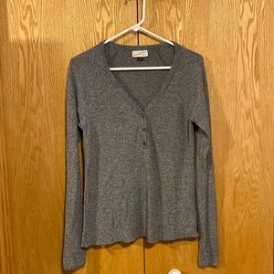 Universal thread size large never worn fitted style